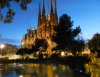 La Sagrada Familia vue de nuit