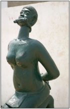 Statue d'esclave,  proximit de Ouidah